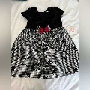 Brand new dress size 2t